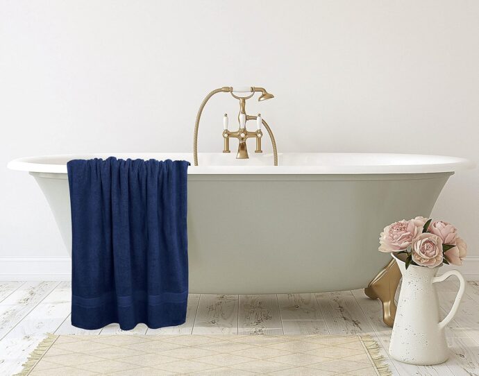 Luxurious Bath Sheet - Image 7
